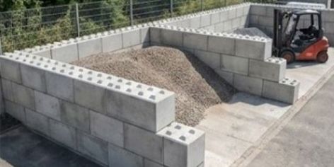 Gegossene Betonblöcke und Stapelsteine der BBH Tiefbau GmbH
